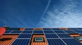 Pembangkit Listrik Tenaga Surya (PLTS). (Pixabay.com/Zsuzska321)