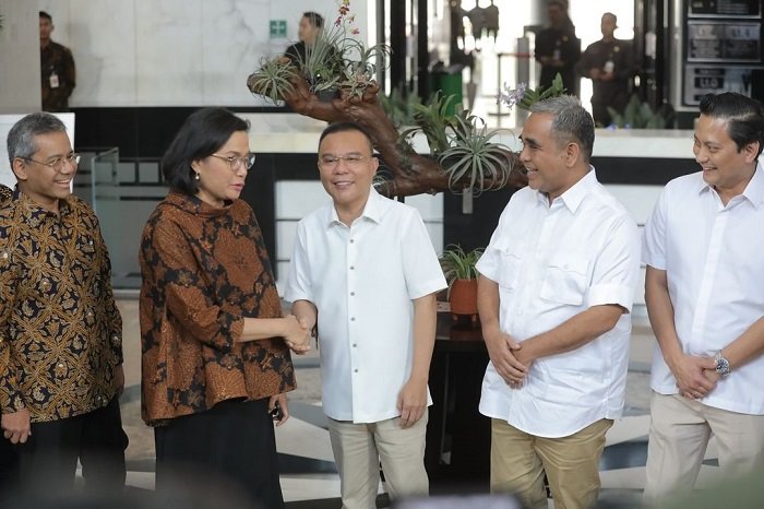 Menteri Keuangan Sri Mulyani Indrawati menerima kunjungan Tim Gugus Tugas Sinkronisasi Pemerintahan Prabowo Subianto-Gibran Rakabuming Raka. (Instagram.com/@sufmi_dasco)