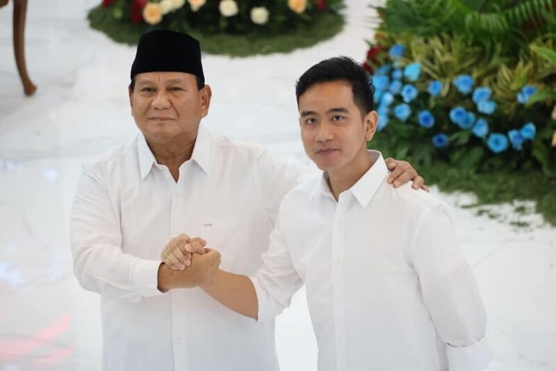 Pasangan Presiden, Prabowo Subianto bersama Wakil Presiden, Gibran Rakabuming Terpilih. (Facebook.com/@Prabowo Subianto)

