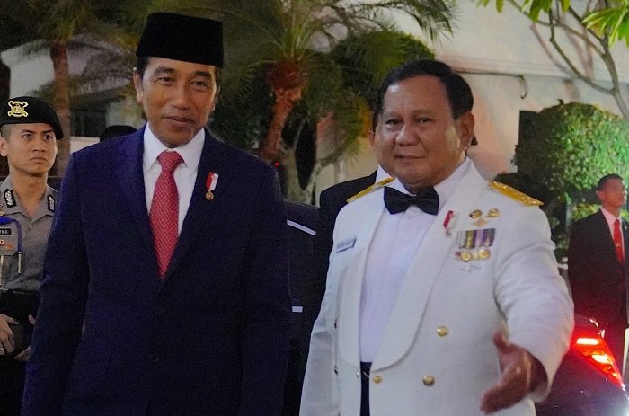 Presiden Joko Widodo bersama Pesiden Terpilih 2024-2029, Prabowo Subianto. (Facebook.com @Prabowo Subianto)

