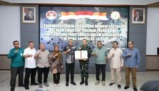 Penandatanganan Nota Kesepahaman (MoU) Optimasi Lahan (Opla) Rawa antara Kepala Dinas Pertanian Provinsi Sumatera Selatan dan Danrem 044/Gapo di Palembang, 5 Januari 2025. (Dok. Kementan)