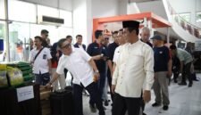 Menteri Pertanian (Mentan) Andi Amran Sulaiman saat memantau Operasi Pasar Pangan Murah di Kantor Pos Jakarta Timur. (Dok. Kementan)