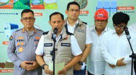 Satgas Pangan Polri saat melakukan pemeriksaan langsung di pabrik PT PIM, Banten. (Dok. tribratanews.polri.go.id)
