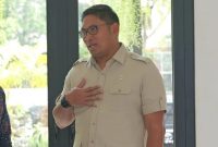 Wamentan Sudaryono meninjau gudang Bulog untuk memastikan ketersediaan beras nasional aman. (Dok. Kementan)
