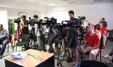 Undang Jurnalis Ekonomi Dengan Strategi Press Release yang Efektif